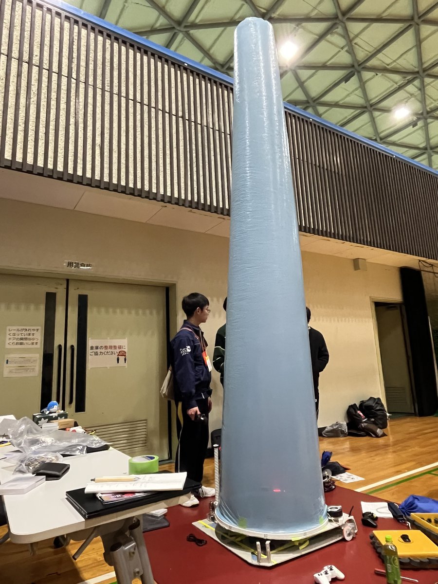 【九ロボブース展示】
高専ロボコン2025に出場したロボットたちの展示を行っています。
・大分のボール回収ロボット
・熊本キャンパスの橋ロボット
・沖縄の風船ロボット
#九ロボ #ロボコン