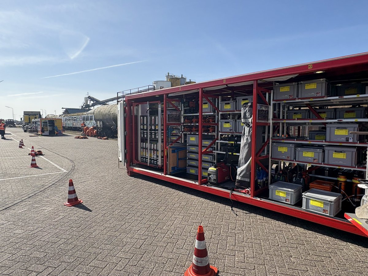 Naast o.a. (dreigende) instortingen kunnen wij ook ingezet worden op complexe / zwaardere spoorwegincidenten. Vandaag oefenen wij daarvoor met <a href="/ProRail/">ProRail</a>, om samen te ontdekken waar wij elkaar kunnen aanvullen en verstrekken. Op het spoor en wellicht soms daarbuiten.