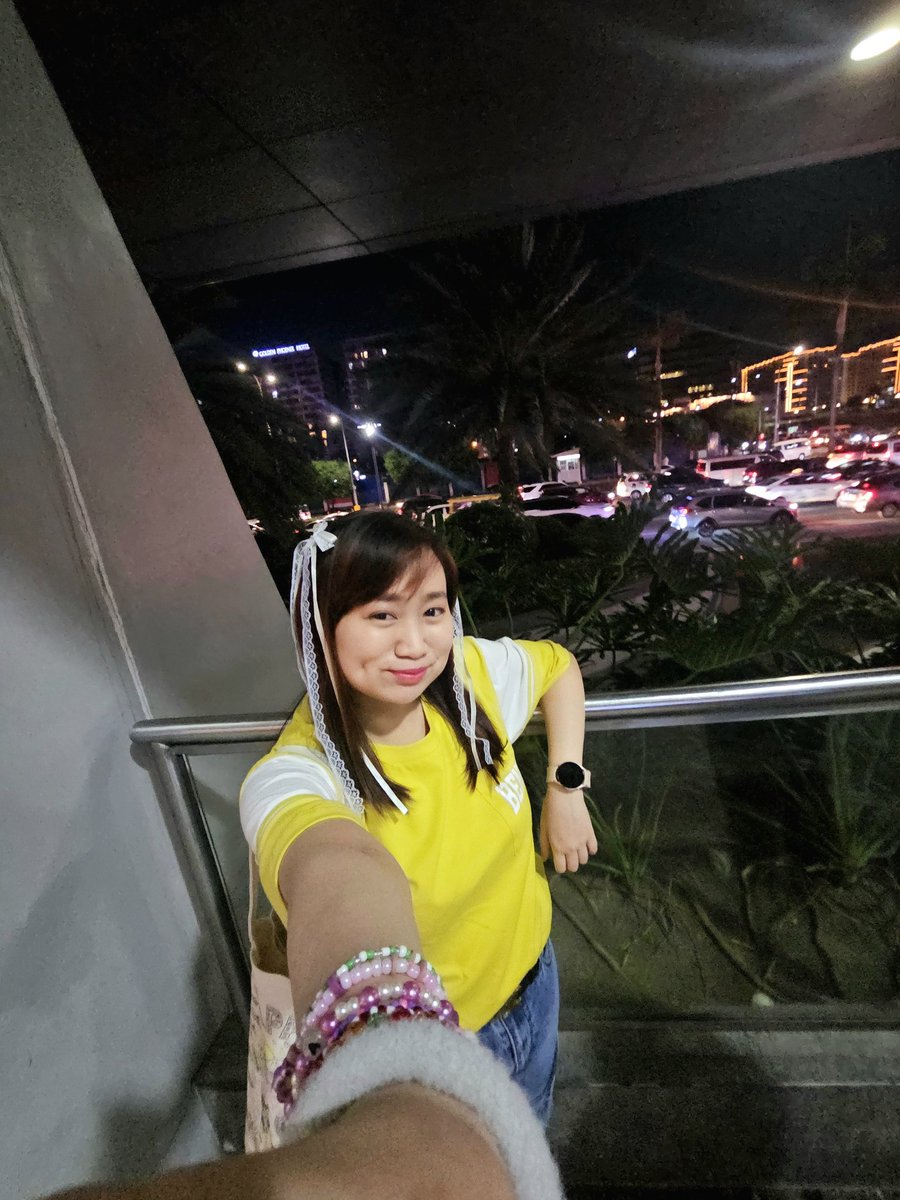 deiii143's tweet image. Wearing Ky/Reyster's Yellow Shirt today 😅  can't wait to watch the live performance of DAM later 🥹

#BENCHBodyReadySB19 
#BenchFashionShow
#BodyOfWork 
#HORI7ON 
@benchtm