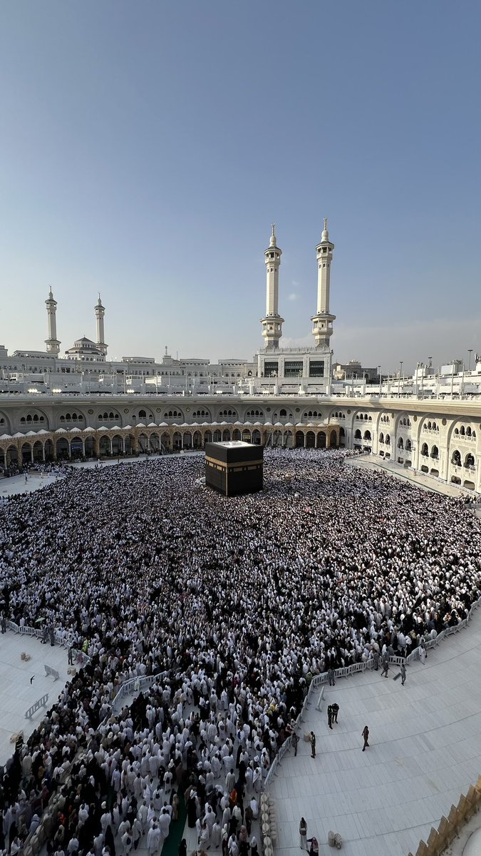 صورة علوية في احدى ليالي #رمضان🌙  
.
من خيرُ بِِقاع الأرض في أجمل وأبهى حلّة 🕋🤍🤍🤍
.
.

#ليلة_القدر #ليلة_الجمعة #جمعة_مباركة #يوم_الجمعه #يلهمك_الاستغفار_ليغفر_لك