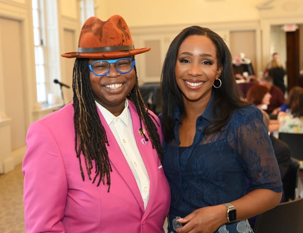 Rep. La’Tasha D. Mayes (@repmayes) on Twitter photo So incredibly honored to meet @AbbyDPhillip, to hear her speak at the <a href="/PCWP_Chatham/">PA Center for Women & Politics</a> Elsie Hillman Chair in Women & Politics Lecture & share the work of our @PABlackMHC with her!
#repmayes #pablackmaternalhealth #blackmaternalhealth #pamomnibus #maternalhealth #blackmamasmatter So incredibly honored to meet @AbbyDPhillip, to hear her speak at the <a href="/PCWP_Chatham/">PA Center for Women & Politics</a> Elsie Hillman Chair in Women & Politics Lecture & share the work of our @PABlackMHC with her!
#repmayes #pablackmaternalhealth #blackmaternalhealth #pamomnibus #maternalhealth #blackmamasmatter
