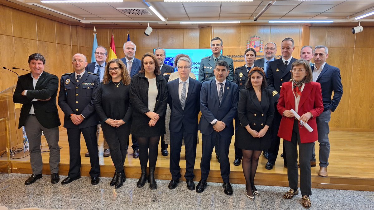 <a href="/AEMET_Esp/">AEMET</a> <a href="/WMO/">World Meteorological Organization</a> 📜Nesta celebración, a <a href="/AEMET_Galicia/">AEMET_Galicia</a> entregou diplomas de recoñecemento a persoas e entidades colaboradoras voluntarias no seguemento meteorolóxico nas 4 provincias galegas:

🔘CPI A Picota, de #Mazaricos
🔘CPI da #Cañiza
🔘José Prado, de #Pantón
🔘Marcos Pérez, de #AVeiga