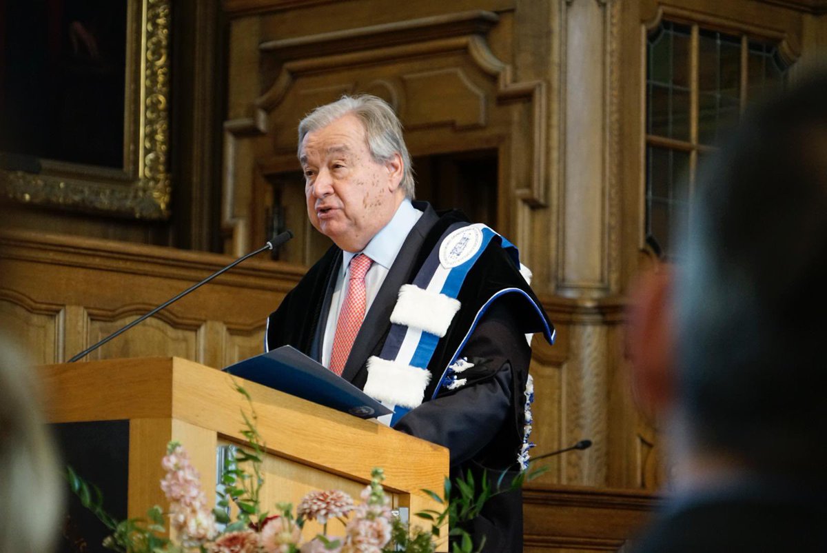 UN Spokesperson (@un_spokesperson) on Twitter photo . <a href="/antonioguterres/">António Guterres</a> accepted an honorary doctorate from <a href="/KU_Leuven/">KU Leuven</a> and UCLouvain on behalf of the <a href="/UN/">United Nations</a>
He paid tribute to UN colleagues, who work everywhere and around the clock.
Full remarks:
un.org/sg/en/content/… . <a href="/antonioguterres/">António Guterres</a> accepted an honorary doctorate from <a href="/KU_Leuven/">KU Leuven</a> and UCLouvain on behalf of the <a href="/UN/">United Nations</a>
He paid tribute to UN colleagues, who work everywhere and around the clock.
Full remarks:
un.org/sg/en/content/…