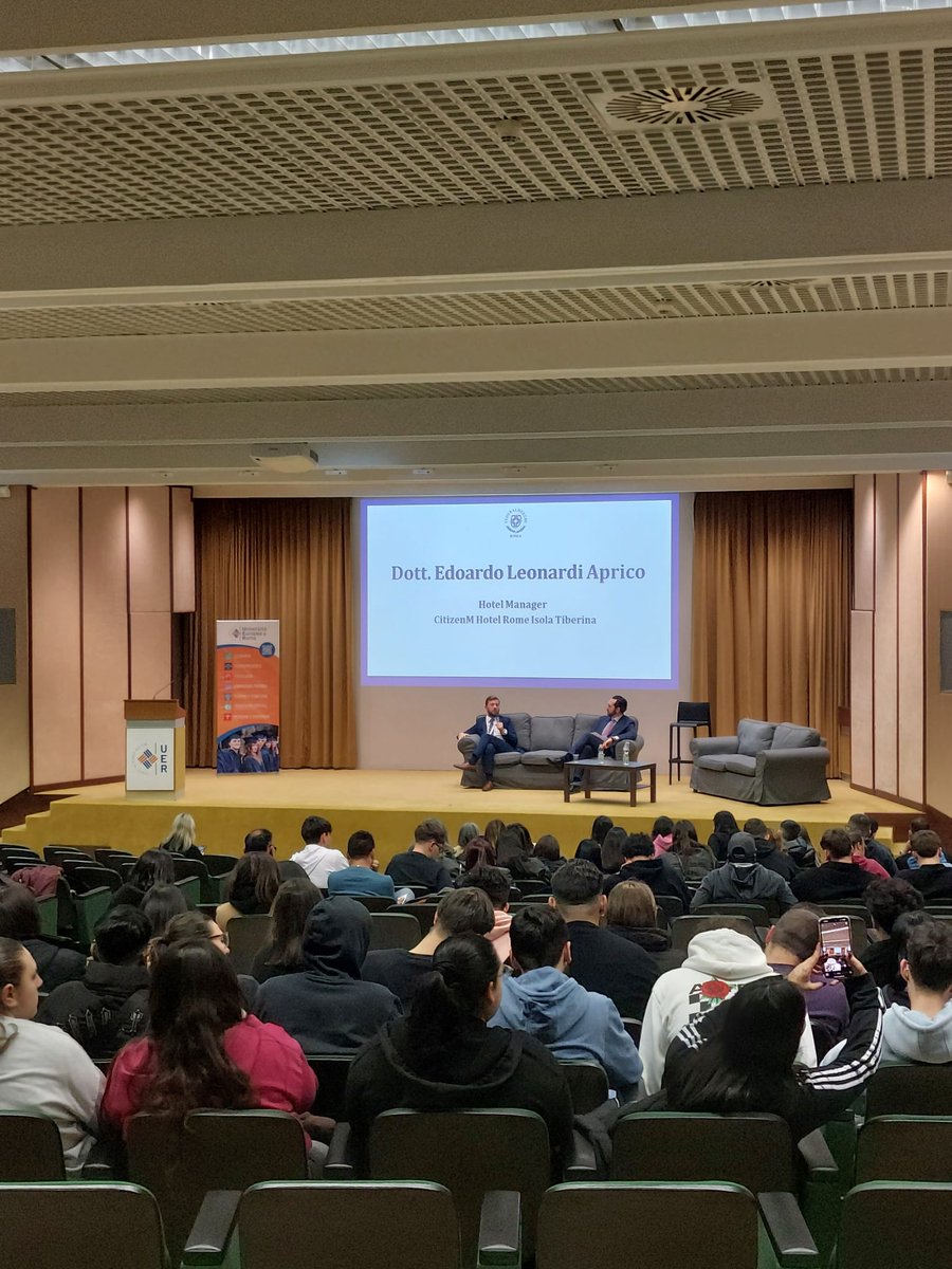 Andrea Ferretti, membro del comitato Giovani Albergatori di <a href="/FederalberghiRM/">Federalberghi Roma</a>, intervista Edoardo Leonardi Aprico, GM del CitizenM Rome, nell'ambito di un focus dedicato agli scenari ed alle prospettive di carriera nell'Hotellerie durante <a href="/FareTurismo/">FareTurismo</a>