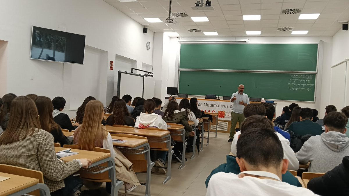 En la jornada de MatEduca de hoy hemos contado con el IES Emilio Canalejo Olmeda de Montilla. ¡Gracias por la visita!