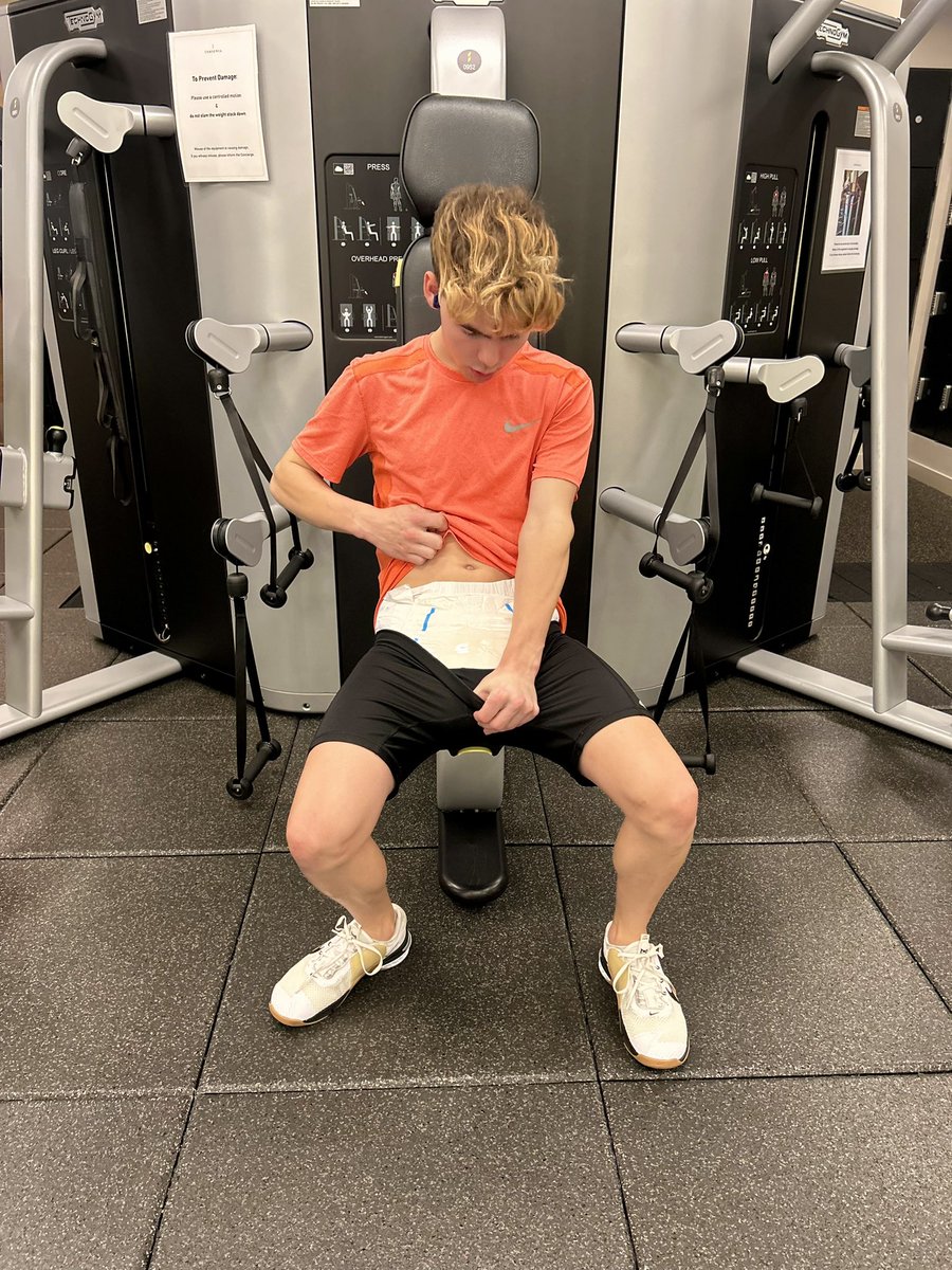 Woah! If this gets 150 reblogs I’ll go to the gym in J͟u͟s͟t͟ my onesie! 💪🏻💪🏻🤭🏋️