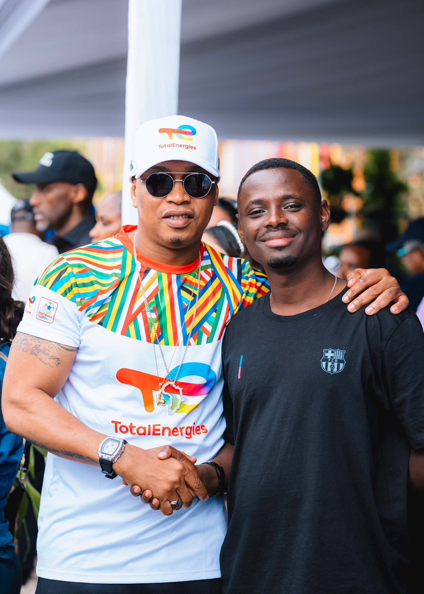 Jean_PaulMugabe's tweet image. 📸 An honor to meet the legend, El Hadji Diouf! ⚽✨ #FootballIcon