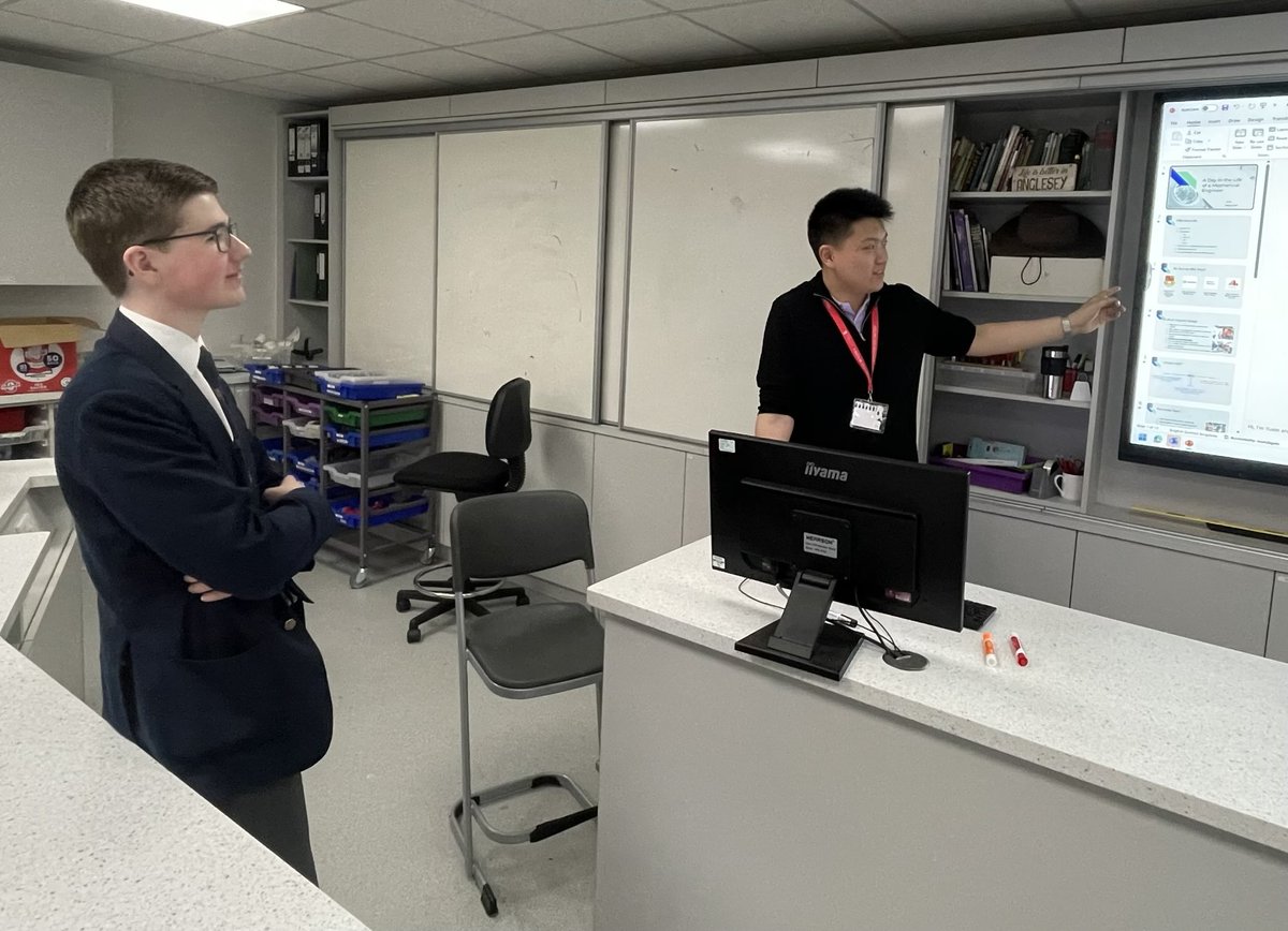 A pleasure to welcome back to the department yesterday Yuxin Shi (OKS 2017) to inspire current students to study Engineering