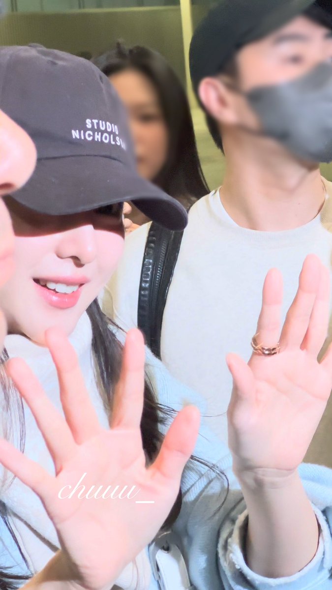 #김지원 #KimJiWon 
🫶🤭