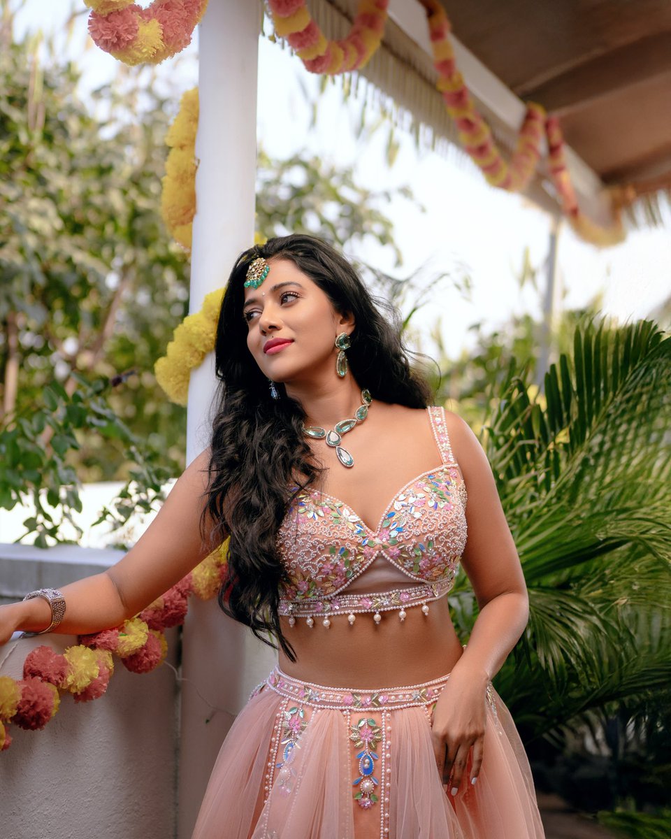 rameshlaus's tweet image. Pretty #ShilpaManjunath sizzles in these stunning pics from her most recent photoshoot. 

@ShilpaManjunat @UVCommunication @proyuvraaj