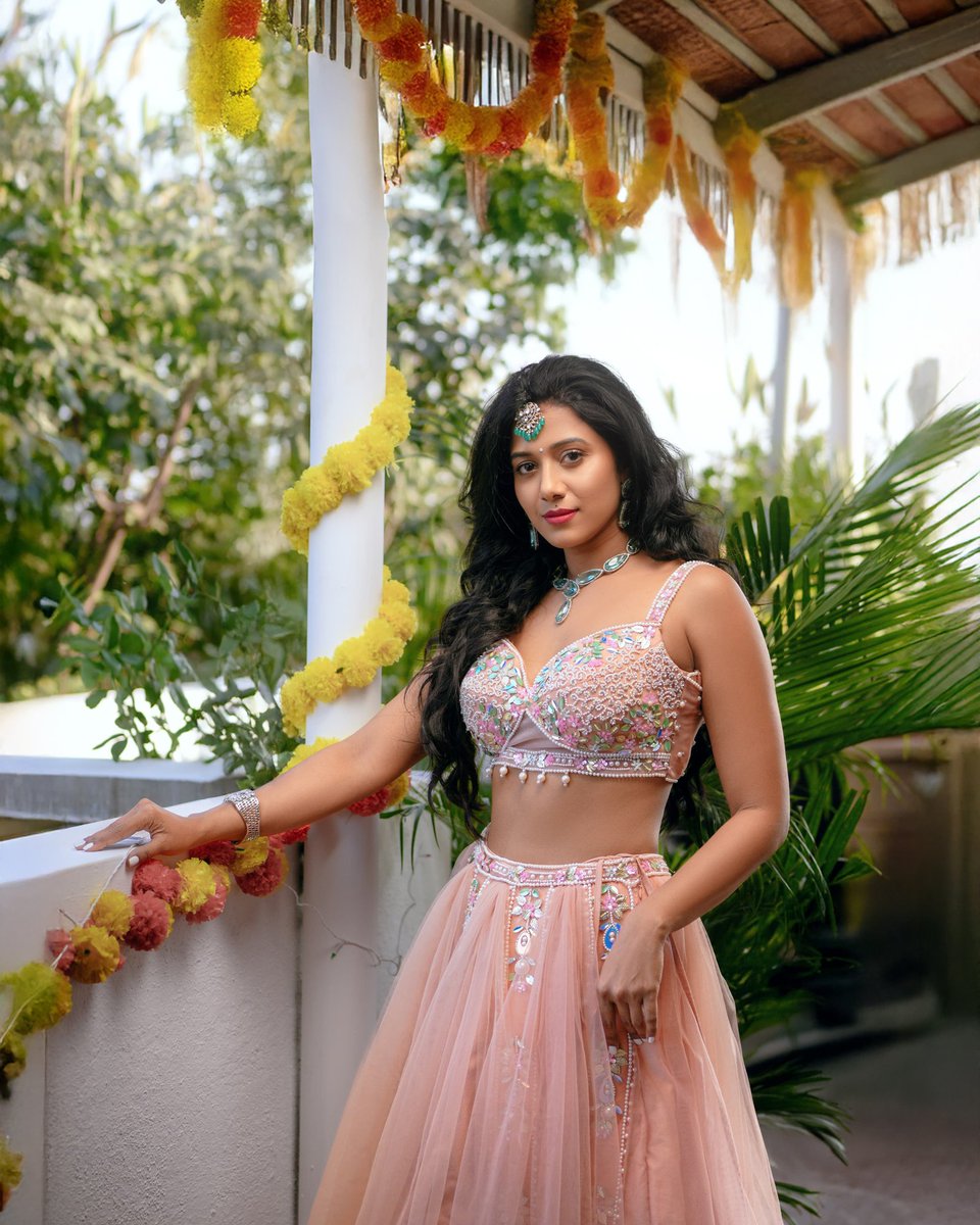 rameshlaus's tweet image. Pretty #ShilpaManjunath sizzles in these stunning pics from her most recent photoshoot. 

@ShilpaManjunat @UVCommunication @proyuvraaj