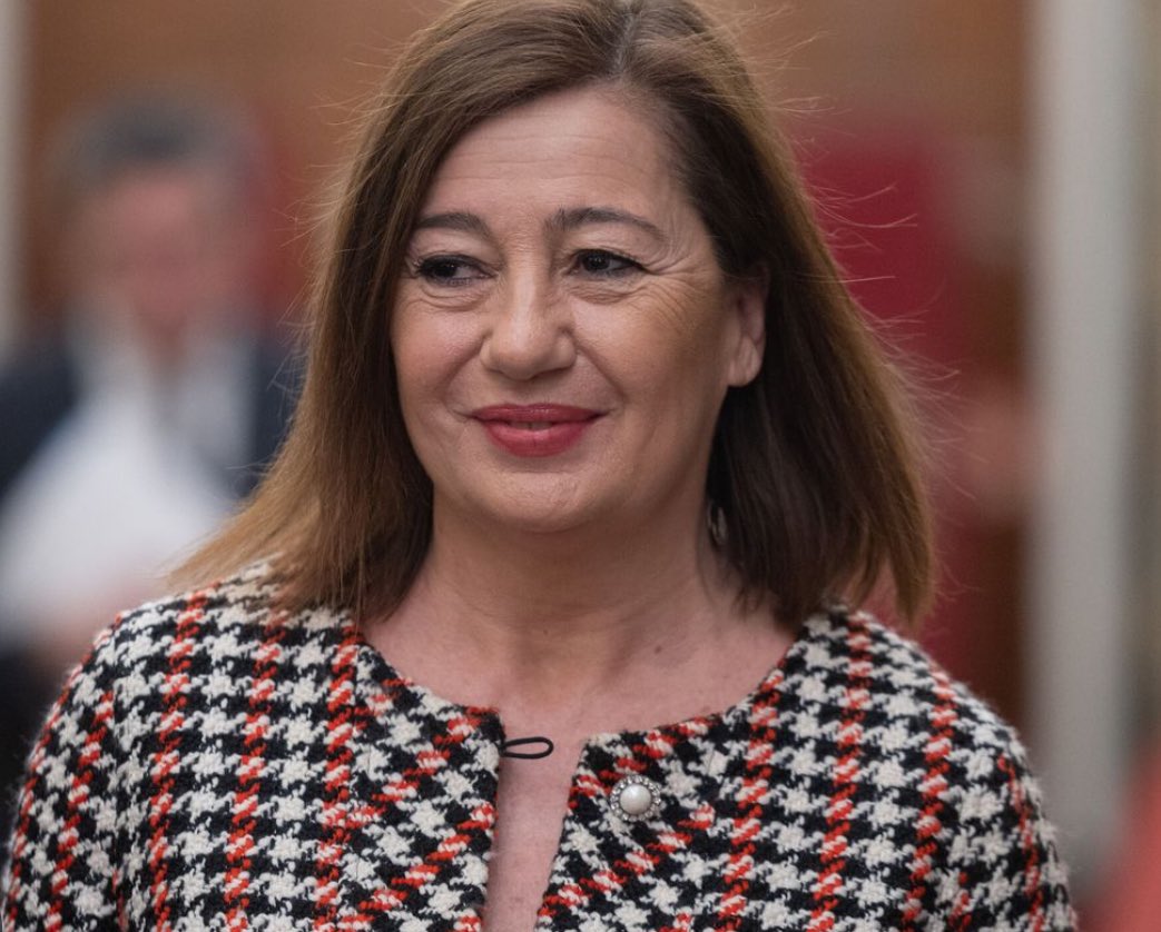 🇪🇸 | La presidenta del Congreso, Francina Armengol, acusada de prevaricación, infidelidad en la custodia de documentos y falsedad.

Podría haber cometido hasta tres delitos al eliminar dos enmiendas del Senado a una ley.