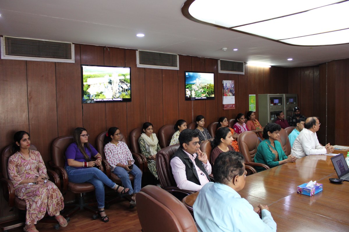 cement_cci's tweet image. Dr. Manu Saksena led an insightful awareness session on the 100-Day TB Campaign organized by Cement Corporation of India Ltd. This nationwide initiative accelerates efforts to eliminate TB and achieve a TB-free India. Together, let&apos;s fight TB for a healthier future!
#TBCampaign