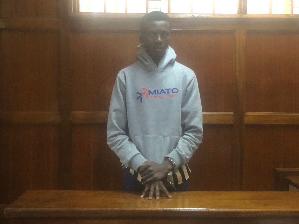 #DropDavidMokayaCharges

Retweet massively!