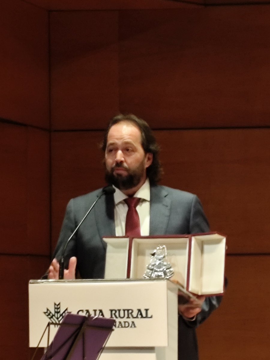 asoc_ccc's tweet image. Queremos expresar nuestro agradecimiento a @RedencionySalud y @ACIME_ por este valioso reconocimiento. Este premio es un testimonio del esfuerzo y la dedicación de todos nuestros miembros y colaboradores en la lucha contra el cáncer.
¡Gracias por creer en nuestra causa!