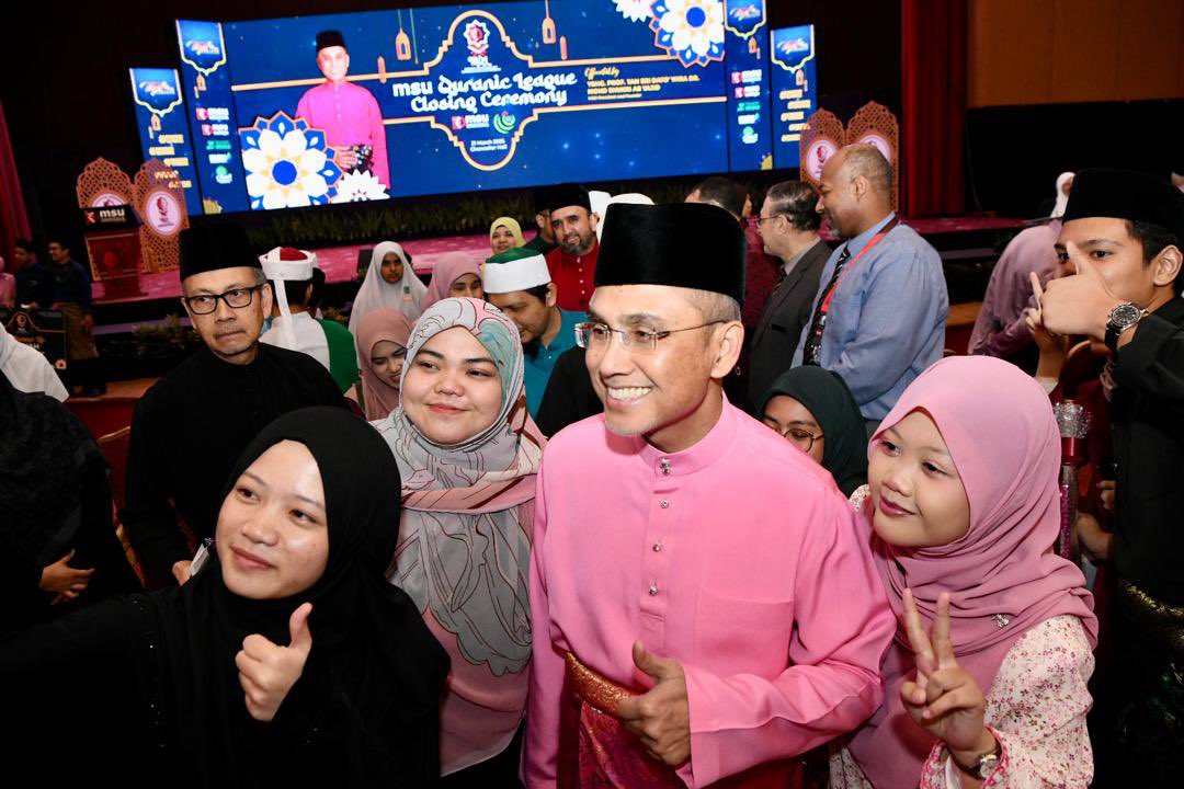 MohdShukriYajid's tweet image. Glad to note the increased number in  participation, including diverse and international talents at @MSUmalaysia Quranic League 5.0. This growing platform continues to nurture wholesome individuals, fostering unity, wisdom, and spiritual growth. Congrats to the winners! #MQL5