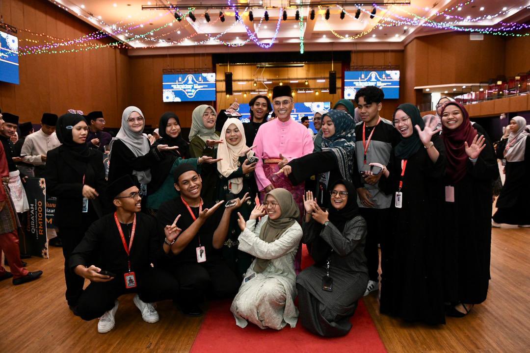 MohdShukriYajid's tweet image. Glad to note the increased number in  participation, including diverse and international talents at @MSUmalaysia Quranic League 5.0. This growing platform continues to nurture wholesome individuals, fostering unity, wisdom, and spiritual growth. Congrats to the winners! #MQL5