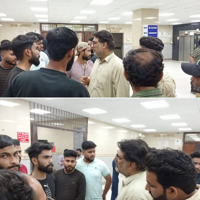 لیاقت آباد 10 نمبر سندھ گورنمنٹ ہسپتال کے قریب ٹرالر کی ٹکر سے 1 بائیک سوار جاں بحق، آفاق بھائی کی ہدایت پر مہاجر قومی موومنٹ کے کارکنان عباسی شہید اسپتال میں موجود ہیں ، اسکے بعد لواحقین کے ہمراہ تھانے جا کر ایف آئی آر بھی درج کروائی جائے گی۔