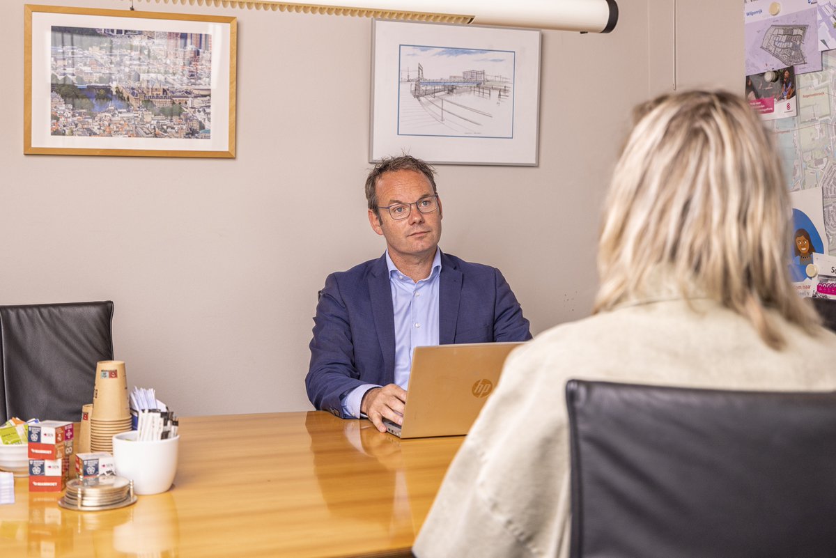 Wethouder Sjoerd Kuiper o.a. ruimtelijke ordening en volkshuisvesting, verkeer en vervoer houdt op donderdag 27 maart van 18.30 tot 19.30 uur spreekuur bij Atletiekvereniging Waterweg. Maak een afspraak 010-5931514 of 📧secretariaatkuiper@maassluis.nl. om wachttijd te voorkomen!