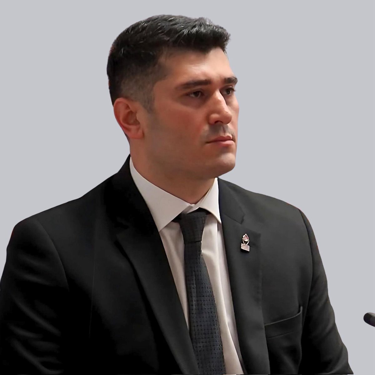 Zafer Partisi Gençlik Kolları Başkanı Mustafa Can Küçük:

“Hükümet, Öcalan posterleri ve terör sloganlarıyla Hakkari’de Van’da eylem adı altında suç işleyenlere sessiz kalırken, Anayasal eylem hakkını kullanan pırıl pırıl Türk gençlerine sert biçimde müdahale ediyor.

Hukuk,