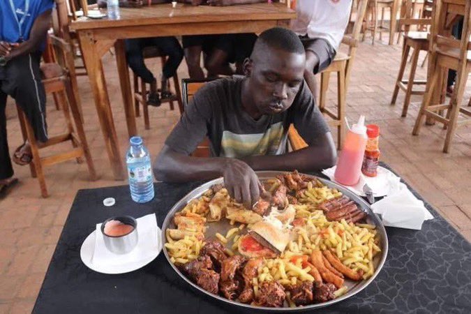 Brother Normalize this once in a while... 

Solo date.. Udle nje kamnandi uwedwa nje as uLova!!

Stop this thing of eating Pie &amp; Mofaya when you alone and start buying nice things when you with woman

Enjoy your hard earned money alone!!! 😩😩😩