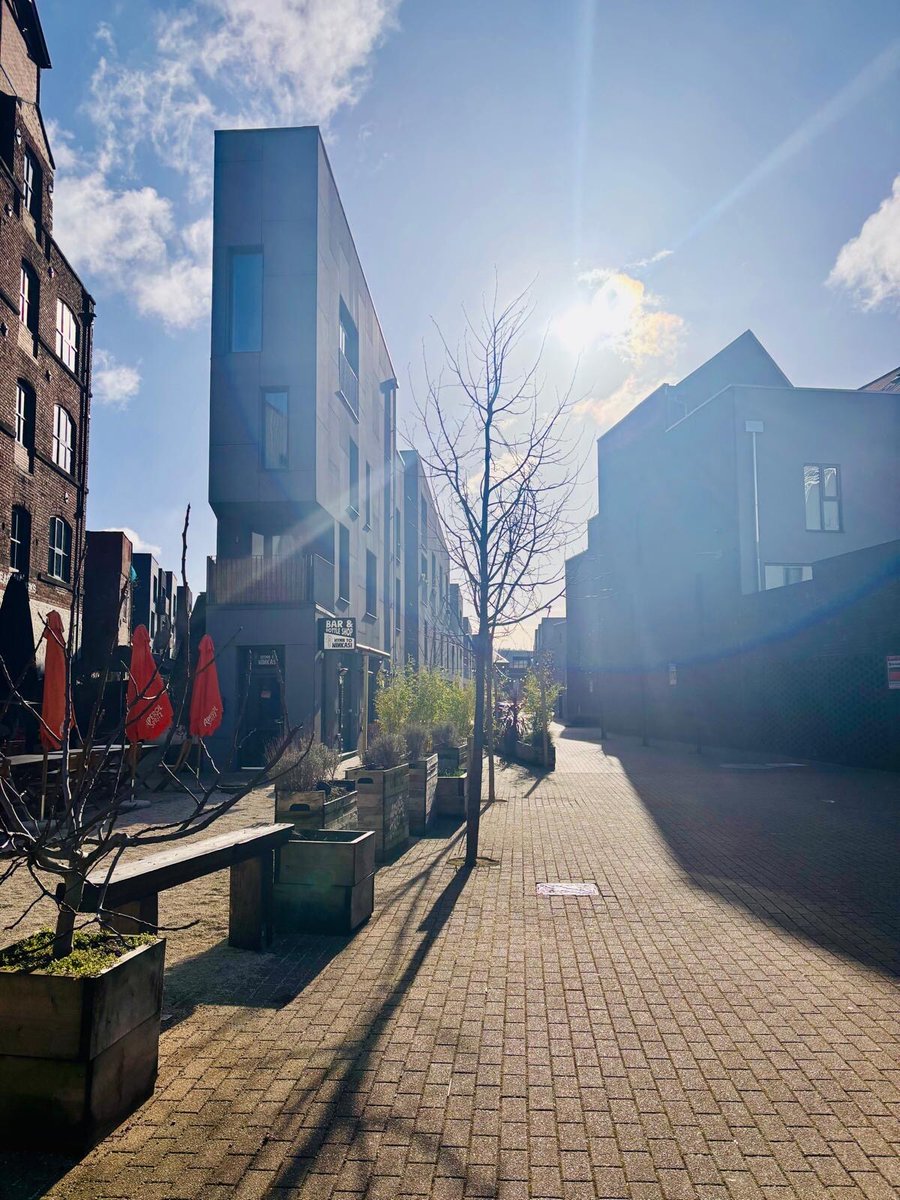 KelhamSquare's tweet image. Bright and sunny today in beautiful Kelham Island 🔆

#KelhamSquare #Kelhamlsland #StartOfSpring #SunnyDays #SpringEquinox #SpringVibes #NatureLovers #BeautifulDay #SunnyWeather #ExploreKelham 

kelhamsquare.co.uk