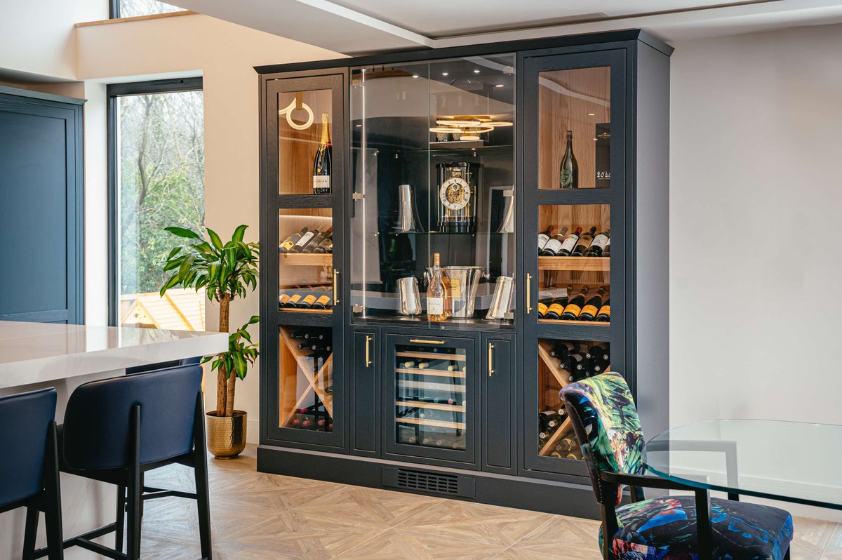 stonehamkitchen's tweet photo. If you love to entertain at home then consider a #bespokebar unit to make it all the more merrier. Bar units can incorporate different types of wine storage, as well as providing space for storing glassware.

For bar inspiration click here - https://t.co/vdA9fza9mU

#kitchenbar https://t.co/o8AoEI3arB