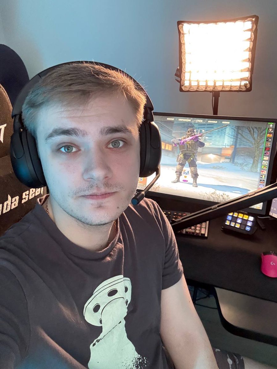 ✋ А я вже запустив. На пару годинок, а далі біжу в студію.

Якщо ви вже прокинулись, залітайте, буде цікаво. 

📹 Натисни на мене. (twitch.tv/thunder_oleg)