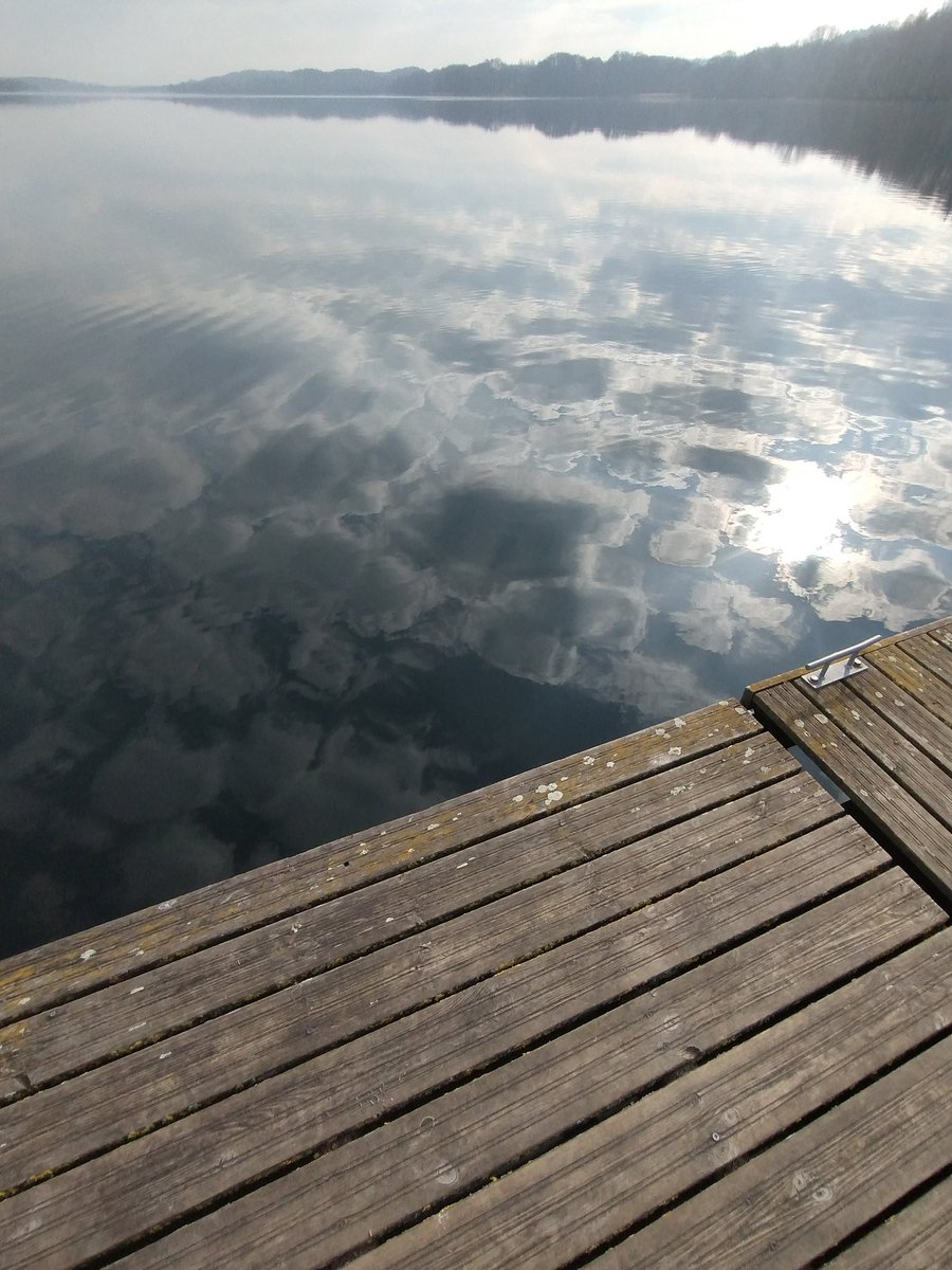 Dziadu siedzi i pisze teksty