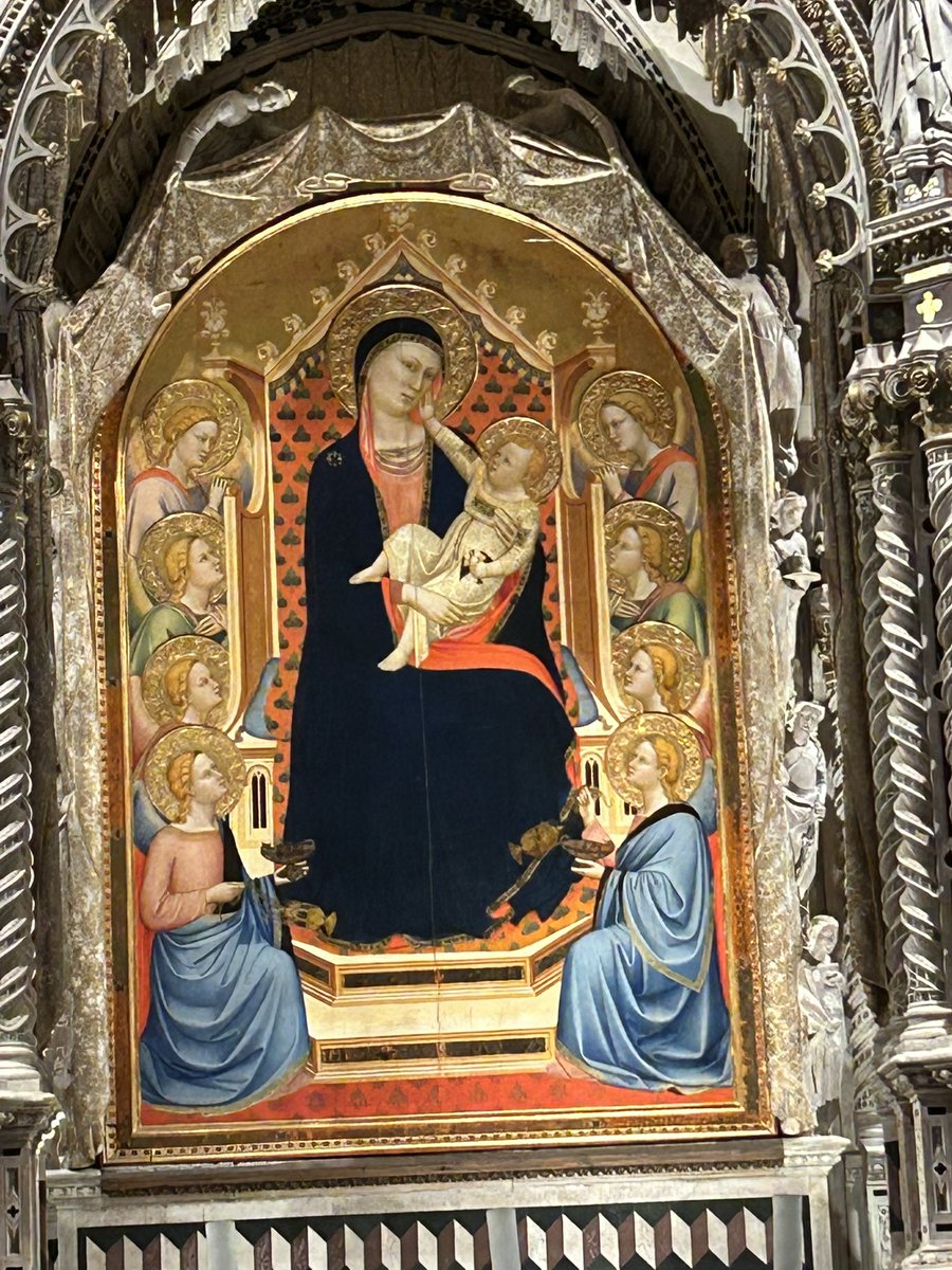StAugPastor's tweet photo. A blessed Lenten Friday from Florence. As my pilgrimage group continues we saw this beautiful statue of our patron, Saint Mark, at the Oransmichele as well as this beautiful art of the Virgin Mary inside.
#SaintMark https://t.co/y3qknD4hyT