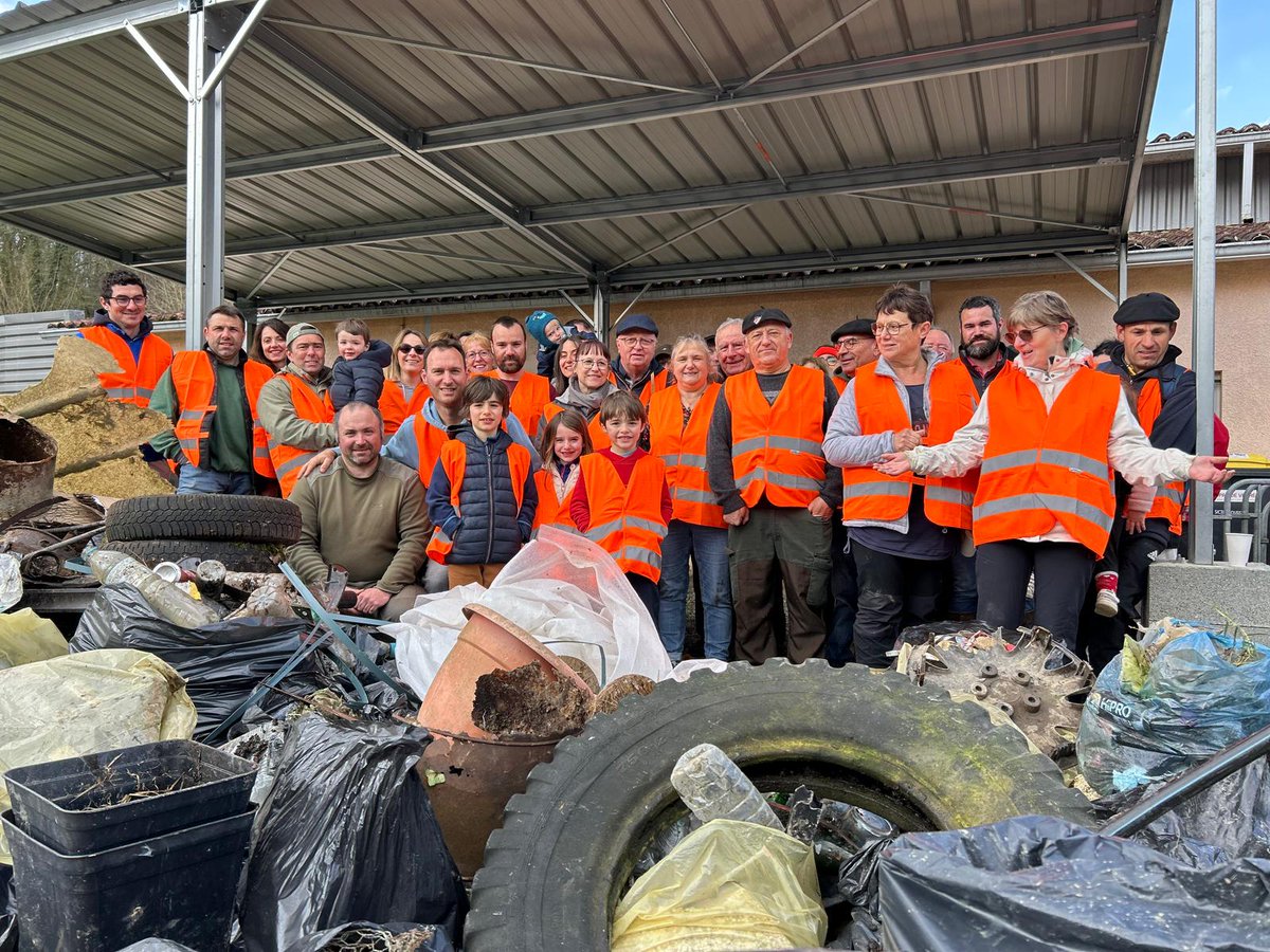 fdc40's tweet image. 🌿🫶 Big UP ! à tous pour votre engagement dans l&apos;opération &quot;J&apos;aime la Nature Propre&quot; ! 🚮🌍
🙏 Juste MERCI !  à toutes les ACCA participantes, les citoyens, enfants, municipalités, randonneurs, pêcheurs, trailers et amoureux de la nature 
#JLNP #Environnement #Nettoyage