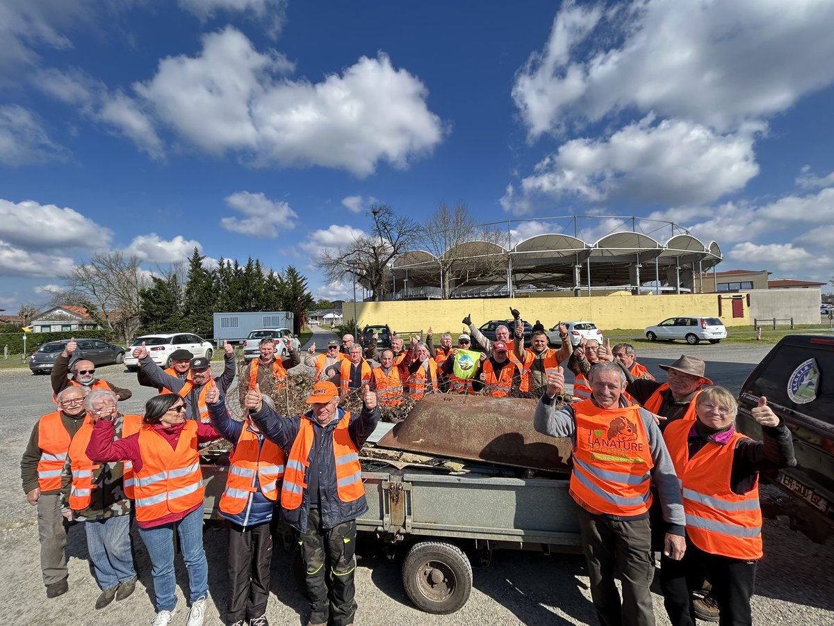 fdc40's tweet image. 🌿🫶 Big UP ! à tous pour votre engagement dans l&apos;opération &quot;J&apos;aime la Nature Propre&quot; ! 🚮🌍
🙏 Juste MERCI !  à toutes les ACCA participantes, les citoyens, enfants, municipalités, randonneurs, pêcheurs, trailers et amoureux de la nature 
#JLNP #Environnement #Nettoyage