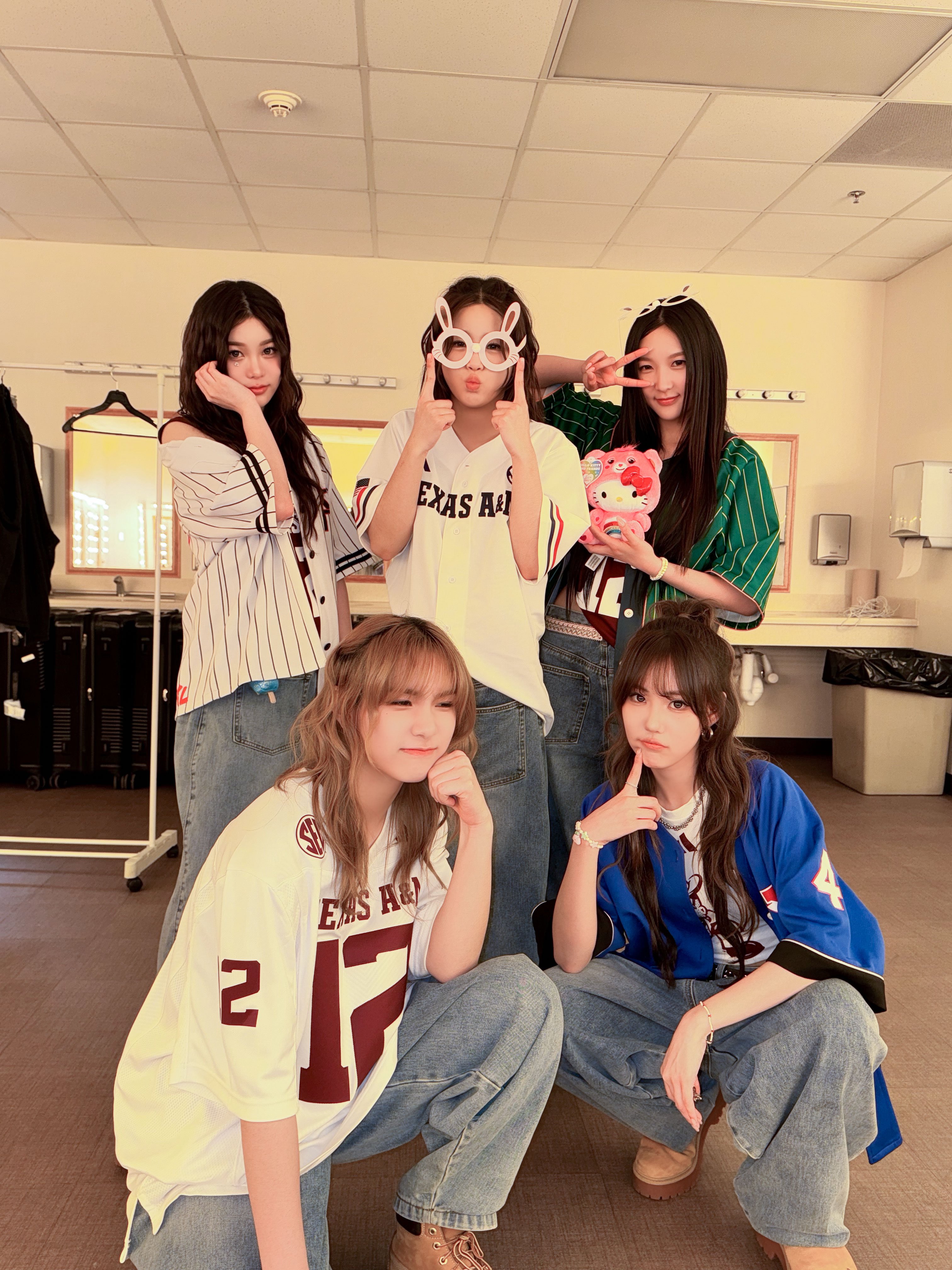 GmjPHKjXgAAStxQ?format=jpg&name=4096x4096