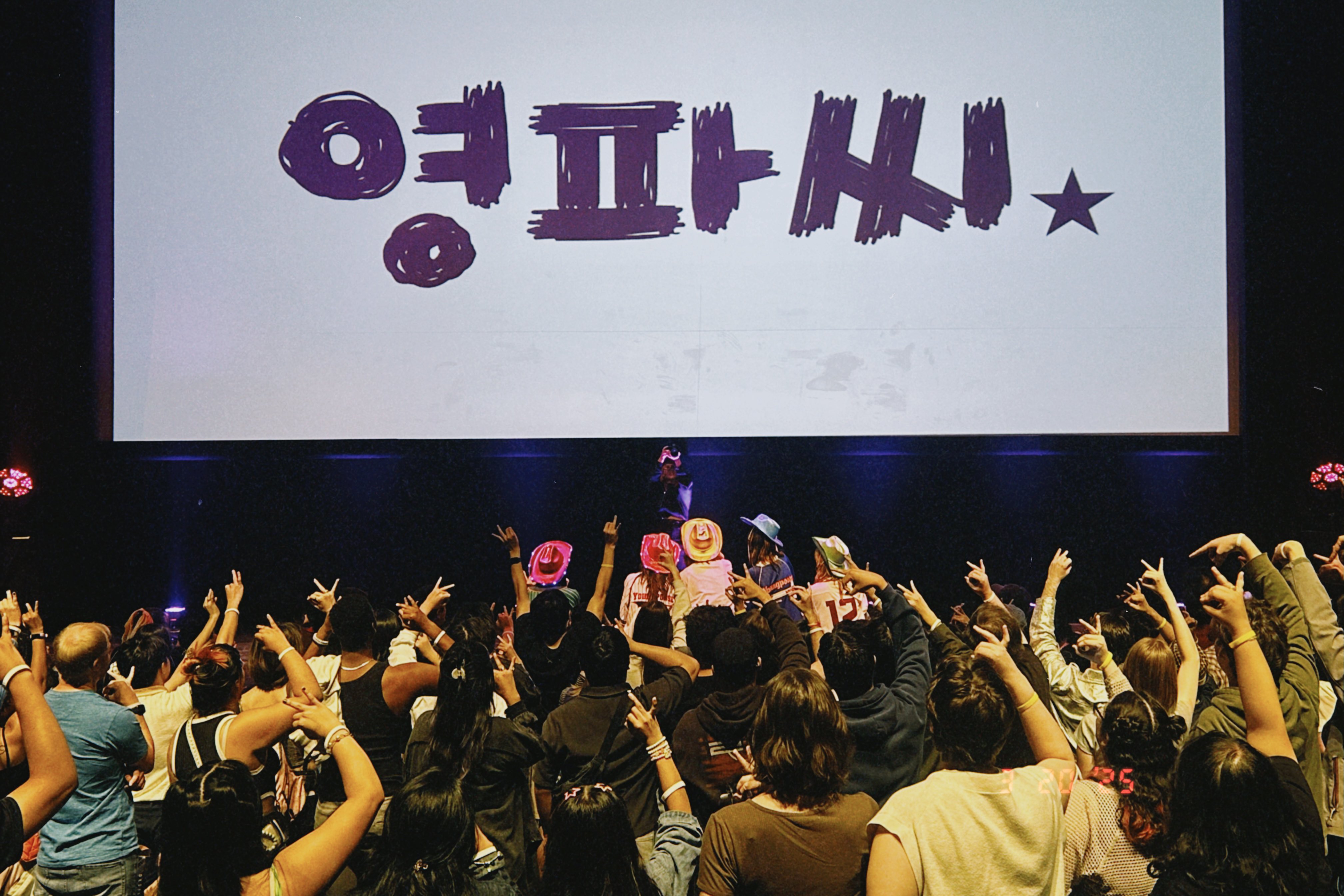 GmjPHKrWkAAdwcS?format=jpg&name=4096x4096