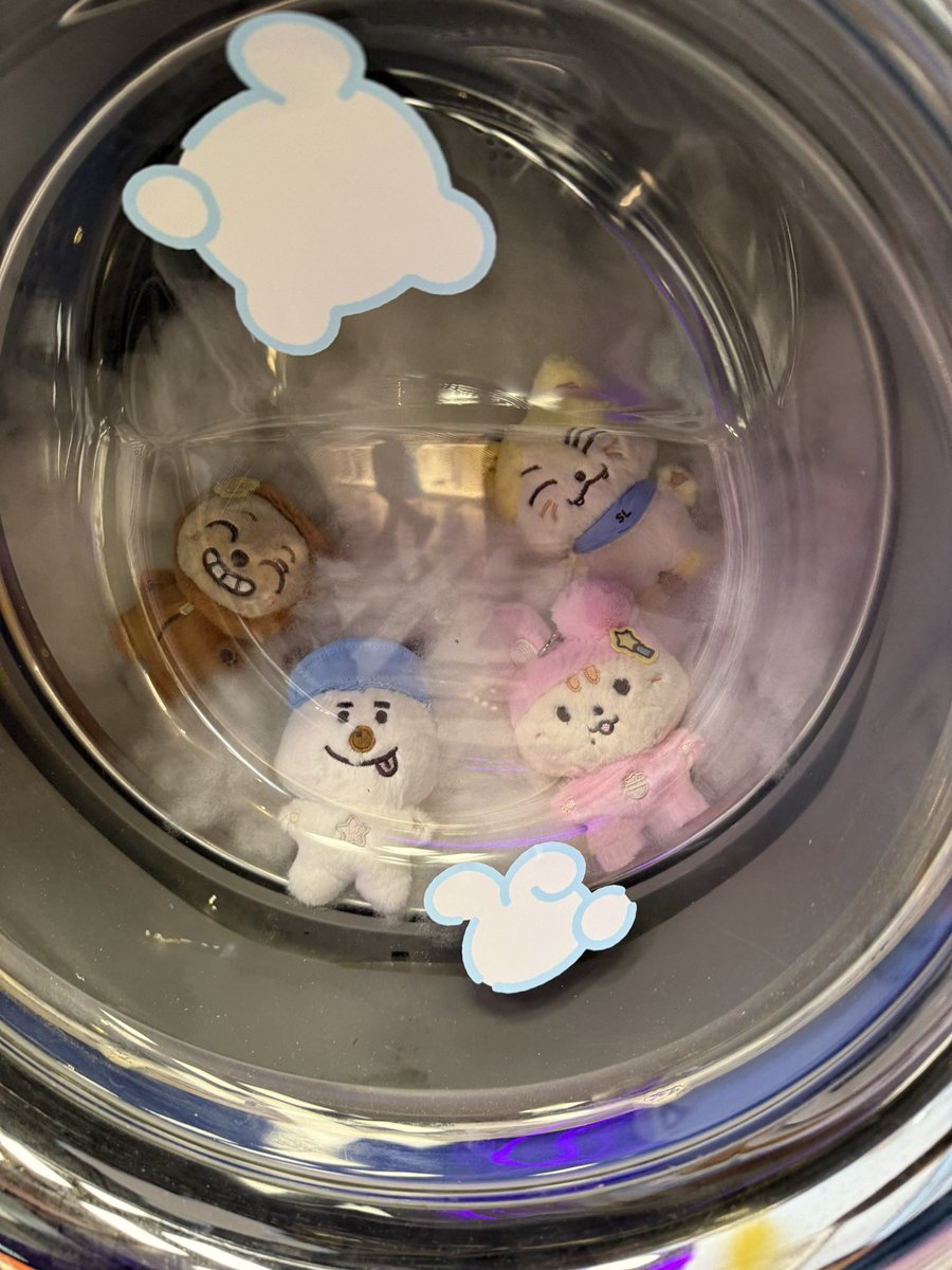 퇴근 후 1시간 대기 후 입장!!
사람 많다고 해서 걱정했는데 생각보다 빠르게 입장함 ㅎㅎ
넘 귀여워서 다 사고 싶었으나 햇냥이 하나로 만족하기!!

#비투비 #BTOB #삐프렌즈 #BBE_FRIENDS #FRESHORY_LAUNDRY_LAB