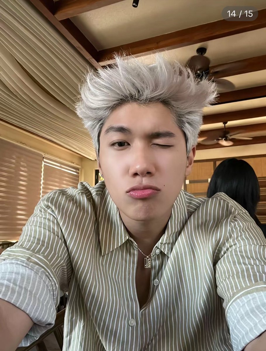 Hoaikha02's tweet photo. Hào Lý lộ clip sex với bướm to hồng. https://t.co/HMnUX4zxBv