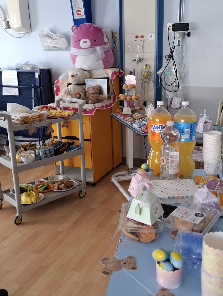 As part of Nutrition and Hydration Week, #E5F5 held their very own ‘teddy bear tea party’ to celebrate the #NHWeek Global Tea Party. A big thank you to all the staff who organised this event for our patients and families <a href="/boltonnhsft/">Bolton NHS Foundation Trust</a> <a href="/JayneSimps/">jayne s</a> #nutritionandhydrationweek
