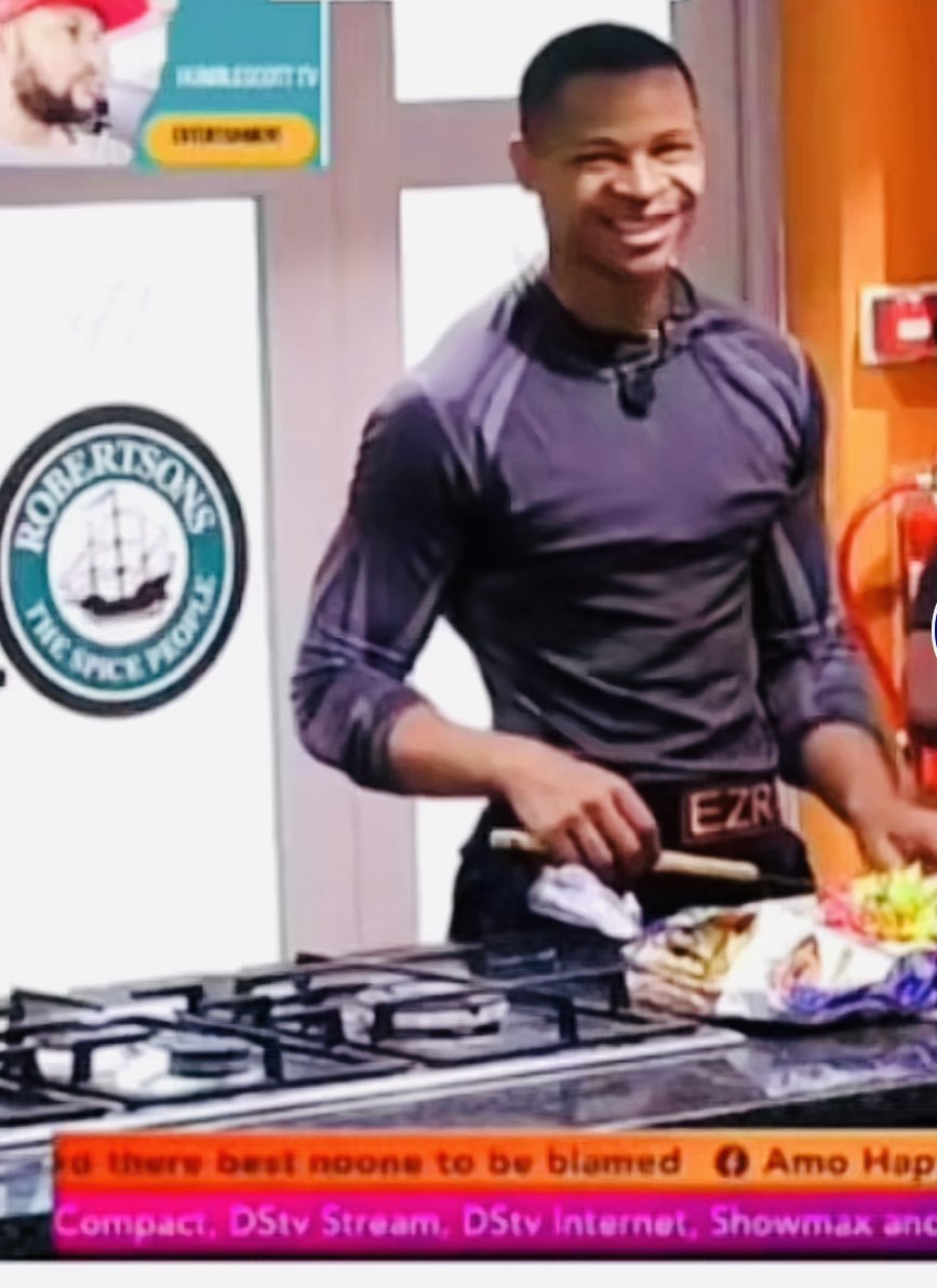 Housemates giving <a href="/Ezra_BBMS5/">Ezra_BBMzansi</a> his flowers saying he should have been a finalist 🥺, this is very true #BBMzansi