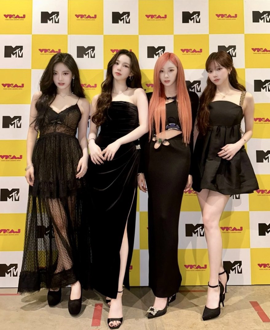 [🏆]
「MTV VMAJ」にて、「Best Group Video -International-」、「Best Dance Video」、「Best K-POP Video」ほか、年間の最優秀アーティスト賞「Artist of the Year」を受賞致しました✨✨

MY-J、日本の皆さんに大きな愛をいただき、ありがとうございました💜

#aespa  #æspa #에스파 #エスパ