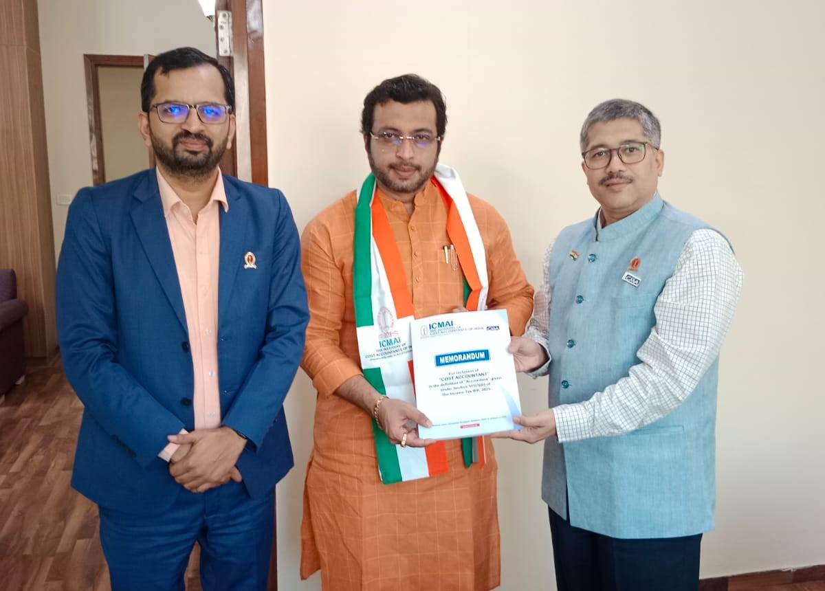 ICMAICMA's tweet image. CMA (Dr.) Ashish P. Thatte and CMA Neeraj Joshi, Council Members, ICMAI called on Dr. Amol Ramsing Kolhe, Hon&apos;ble MP to discuss the matters related to CMA profession including Income Tax Bill, 2025.