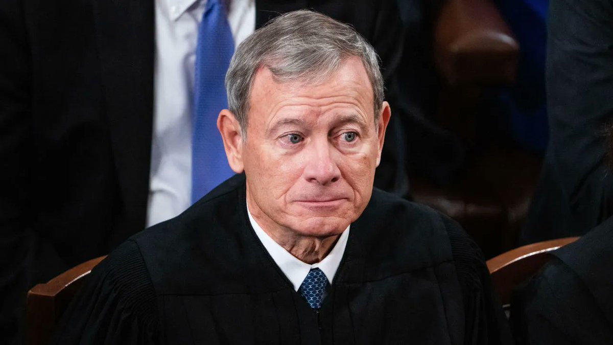 MarioNawfal's tweet image. 🚨🇺🇸CHIEF JUSTICE ROBERTS LINKED TO SECRETIVE CLUB WITH ANTI-TRUMP JUDGES

It has been revealed that Chief Justice John Roberts is part of an elite, invite-only group called the American Inns of Court, alongside some of the most openly anti-Trump judges in D.C.

The group…