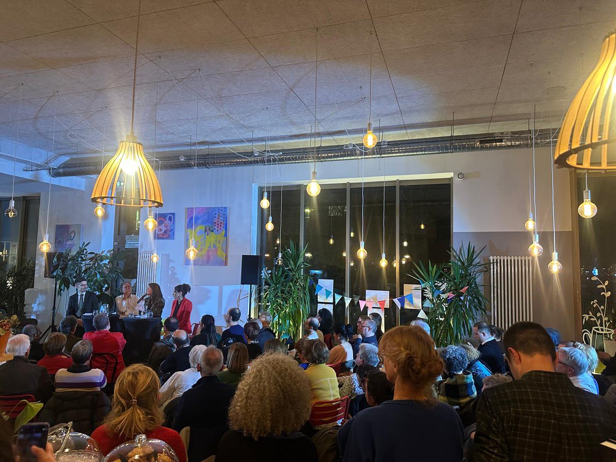 Prendre soin de ceux qui ont moins ! Une 1ere "Rencontre Rayonnante" sous la thématique de l'Humanisme avec <a href="/Johanna_Rolland/">Johanna Rolland</a>. "Ne pas fragmenter mais rassembler les combats, c'est le sens des solidarités !" rappelle Pascal Brice, grand témoin de cette soirée qui a fait le plein.