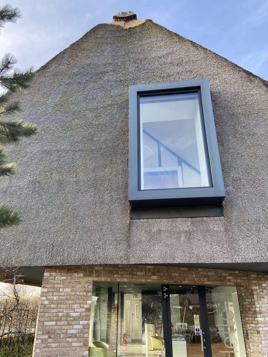 masterthatcher2's tweet image. This morning we are setting up to do a few repairs to this one in #Formby. #Thatching.