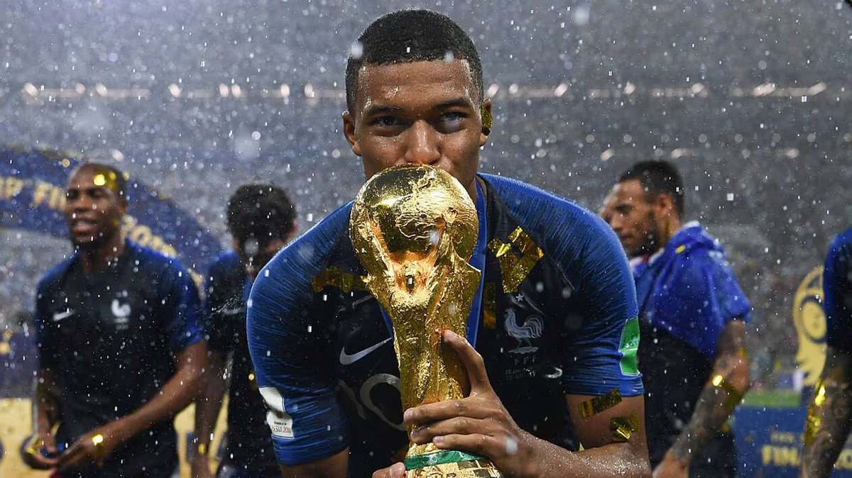 fabienmcll's tweet photo. @montaireJr10 @cedric19861 @mohlekingFUT https://t.co/ocAEHsGb2H