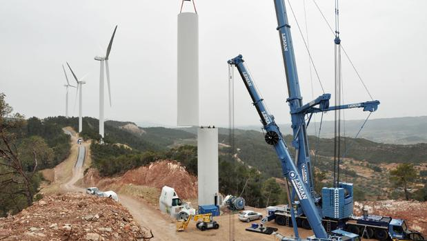 ‼️Atenció

▶️Ens arriba pel pinganillo que la multinacional alemanya <a href="/abo_energy/">ABO Energy</a> està sondejant a propietaris de finques #Xert #Catí i #Tirig per ubicar aerogeneradors de fins a 200m al seu terme municipal, a escasos metres del Paratge Natural El Racó del Frare de Sant Mateu❗️