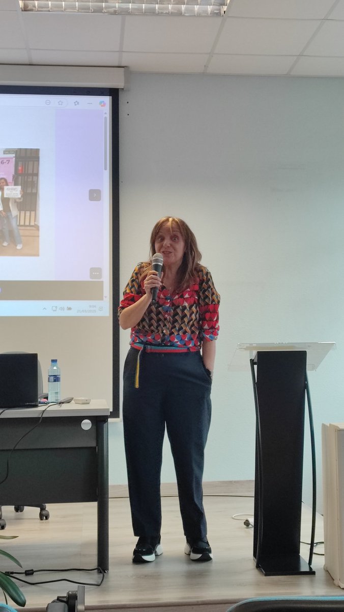 Comenzamos con mucha fuerza emocional en #eoiasturias2025  y como no hay mejor maestra de ceremonias que <a href="/leaesasin/">Laura Escribano Asín</a> y susl <a href="/en_escuelas/">ESCUELAS AMIGAS EN LÍNEA</a>