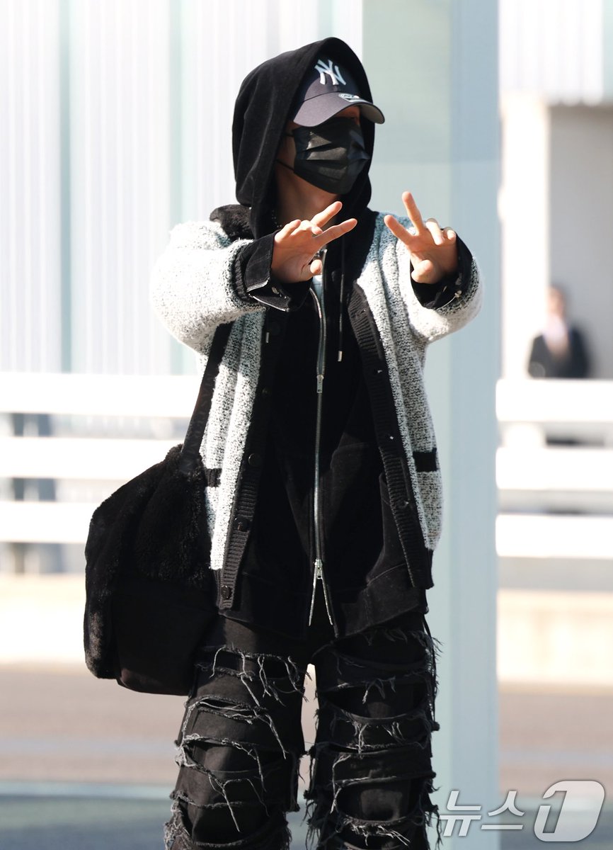enhypenupdates's tweet photo. [AIRPORT] 250321

JAKE at Incheon International Airport on their way to Thailand | Press Photo (1)

@ENHYPEN_members @ENHYPEN #ENHYPEN #엔하이픈 #JAKE #제이크 https://t.co/fEpCfUya58