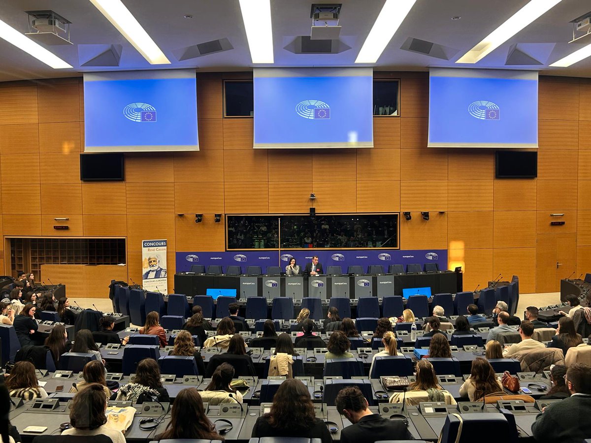 Le 19 mars, le <a href="/concourscassin/">concourscassin</a> a organisé une conférence dans le cadre de la 40e édition du concours de plaidoiries autour des Droits de l'Homme au PE à Strasbourg, en présence de <a href="/fabienne_keller/">Fabienne Keller</a> et d’étudiants en droit de plusieurs pays européens et extra-européens.