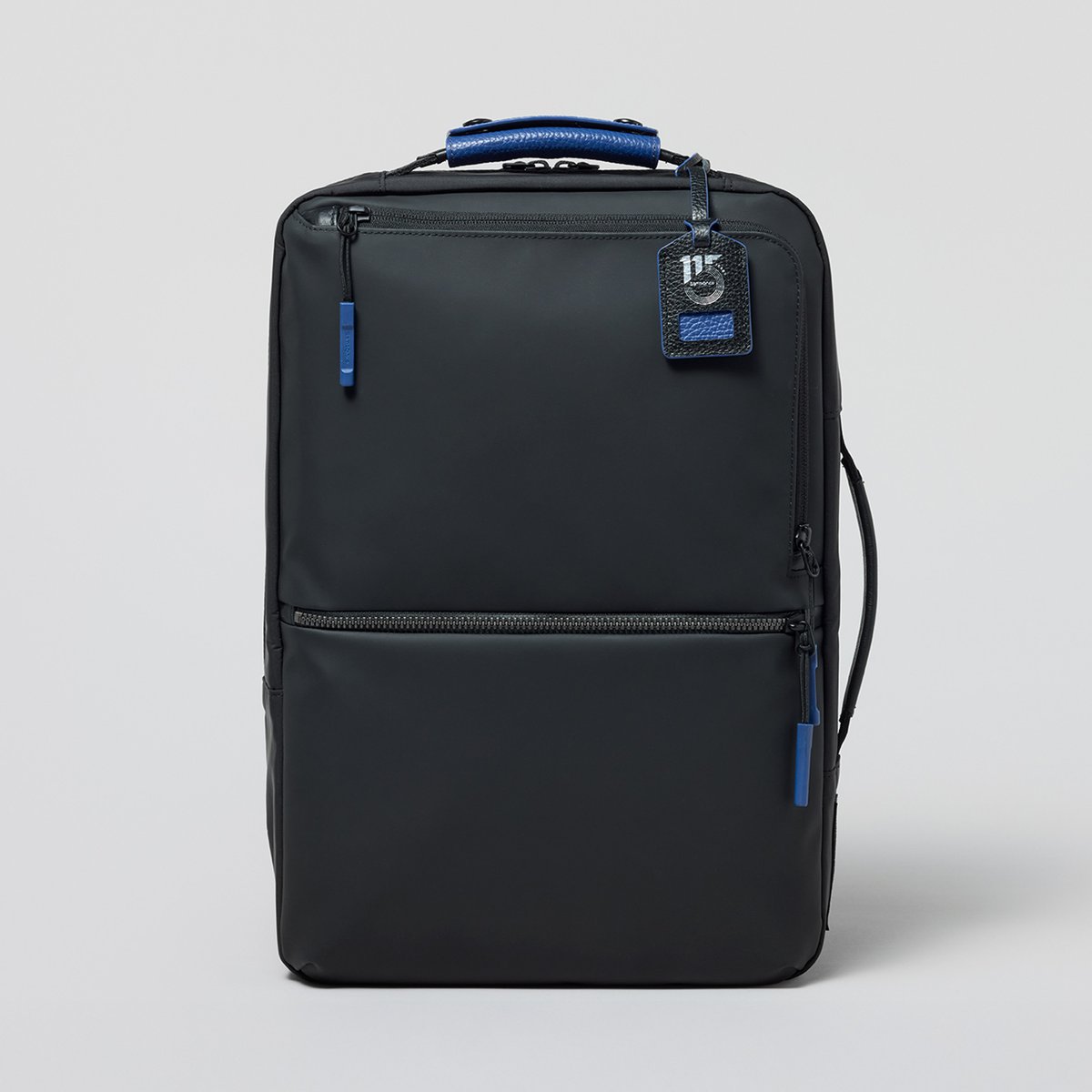 samsonitejpn's tweet photo. 移動中はバックパック、ビジネスの場ではブリーフケースとして切り替えが可能な臨機応変な2ウェイ仕様。
縦・ヨコ持ちどちらにも対応する使いやすい内装デザインになっています。 #Samsonite #サムソナイト #Samsonite115 #115周年 #限定 https://t.co/GDy0E6UQYj