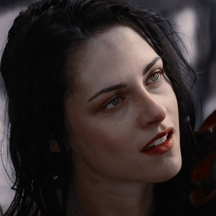 megha_lilly's tweet photo. We already had a perfect Snow White Live Action movie by the way. Let us not memory hole Snow White and the Huntsman plz. Kristen Stewart was so beautiful it hurts. https://t.co/FrRVgoLMQ5